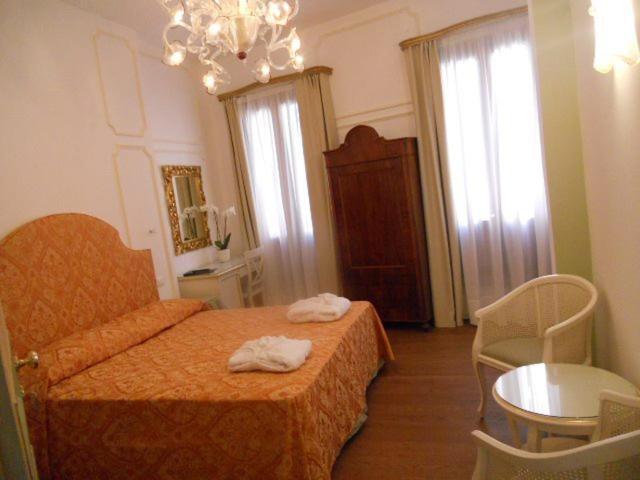 Hotel Ca' Dei Polo Benátky Pokoj fotografie